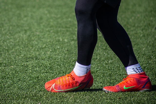 比如引援不 比如引援不